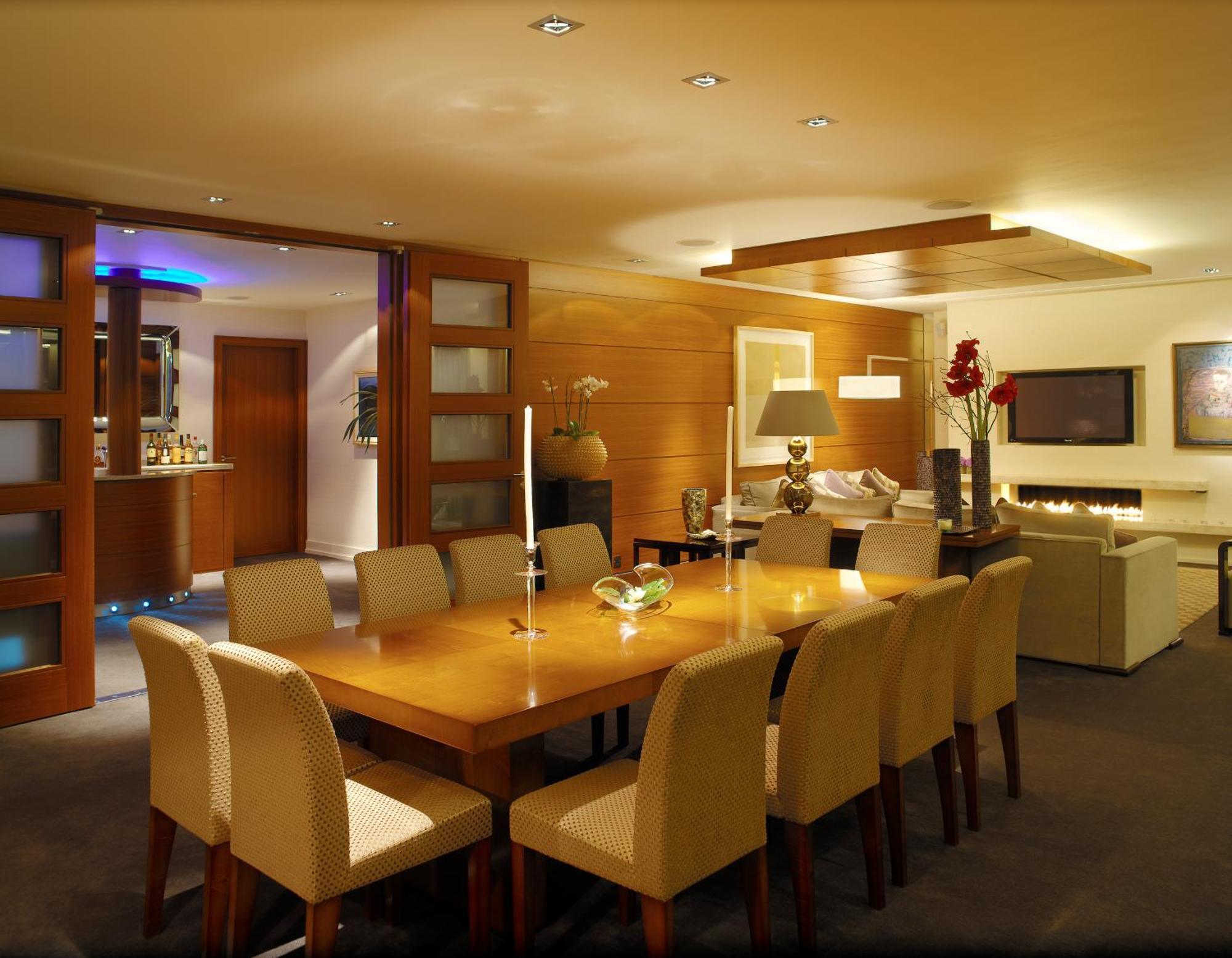 Aghadoe Heights Hotel & Spa Killarney Værelse billede The interior of the British Airways Concorde Room