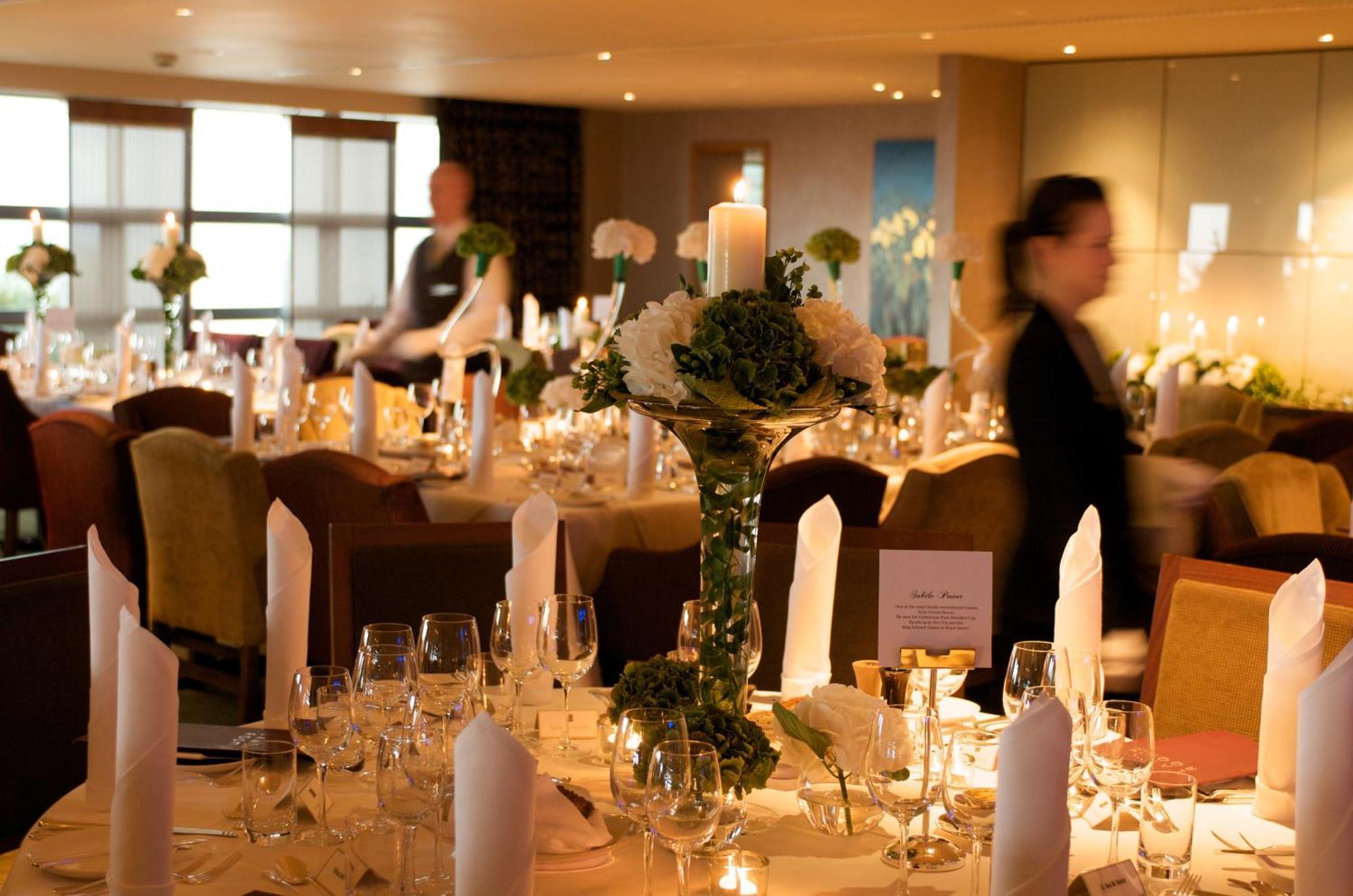 Aghadoe Heights Hotel & Spa Killarney Eksteriør billede A wedding reception at the InterContinental London