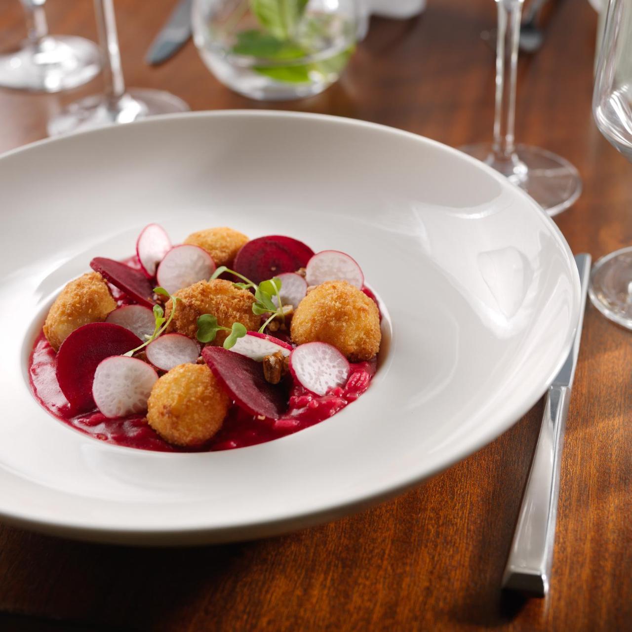 Aghadoe Heights Hotel & Spa Killarney Eksteriør billede A beetroot and goat's cheese salad